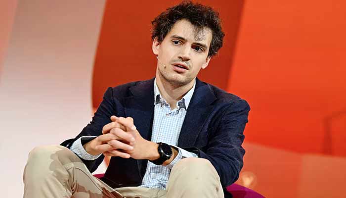 Arthur Mensch, la comète française de l'intelligence artificielle Arthur Mensch, la comète française de l'intelligence artificielle