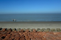 Au Bangladesh, la bataille perdue d'une île face à la montée des eaux Au Bangladesh, la bataille perdue d'une île face à la montée des eaux