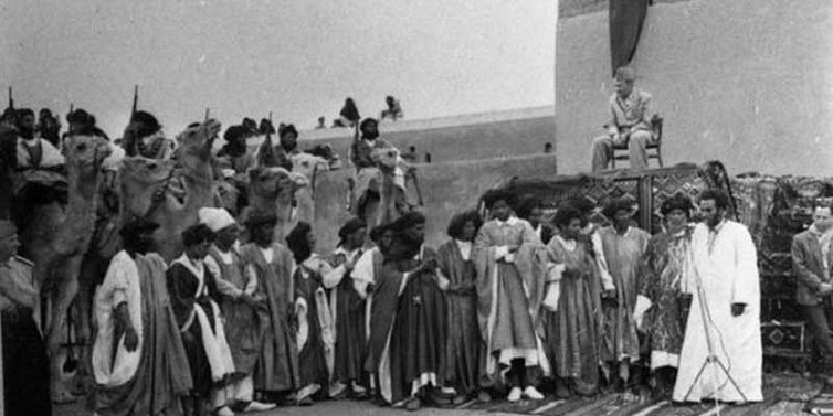 El Mostafa El Ktiri : La visite de Feu SM Mohammed V à M'hamid El Ghizlane, un épisode rayonnant dans l’histoire de la lutte pour le parachèvement de l'indépendance El Mostafa El Ktiri : La visite de Feu SM Mohammed V à M'hamid El Ghizlane, un épisode rayonnant dans l’histoire de la lutte pour le parachèvement de l'indépendance