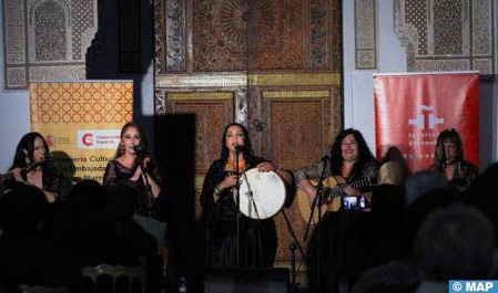 Soirée artistique au rythme d'une fusion de musiques méditerranéennes à Marrakech Soirée artistique au rythme d'une fusion de musiques méditerranéennes à Marrakech