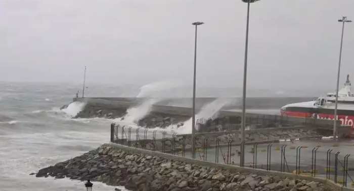 Perturbations du trafic maritime entre Algésiras, Tarifa et Tanger en raison du mauvais temps Perturbations du trafic maritime entre Algésiras, Tarifa et Tanger en raison du mauvais temps