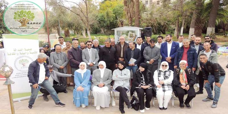 Inauguration de la bibliothèque "Dépose un livre, emprunte un livre" à Oued Zem Inauguration de la bibliothèque "Dépose un livre, emprunte un livre" à Oued Zem