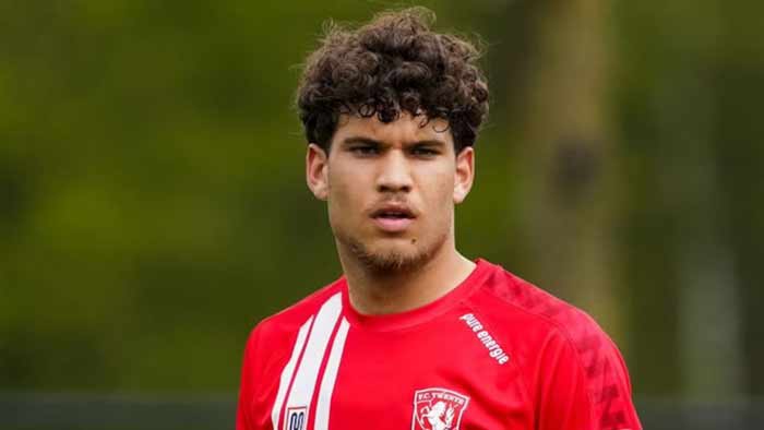 Julien El Mesbahi convoqué chez les U20 Julien El Mesbahi convoqué chez les U20