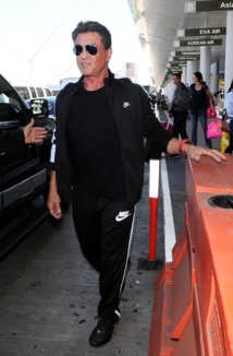 Scandales de stars à l'aéroport : Sylvester Stallone, mars 2007 Scandales de stars à l'aéroport : Sylvester Stallone, mars 2007