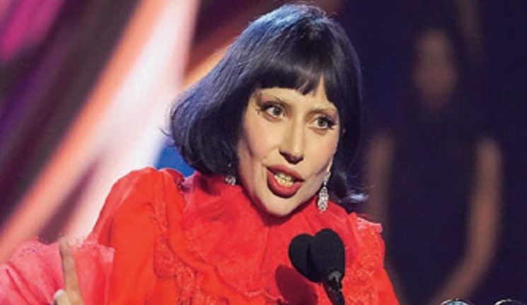 Lady Gaga sème le "chaos" pour le premier jour de Coachella
Lady Gaga sème le "chaos" pour le premier jour de Coachella