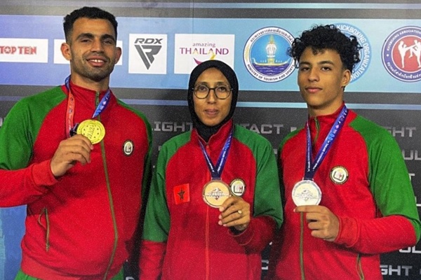 Open de la Thaïlande de kick-boxing Le Maroc décroche 3 médailles, dont une d’or
L’équipe nationale de kick-boxing a remporté trois médailles, une d’or, une d’argent et une de bronze, lors de l’Open de la Thaïlande, organisé du 7 au 11 avril à Ba Open de la Thaïlande de kick-boxing Le Maroc décroche 3 médailles, dont une d’or
L’équipe nationale de kick-boxing a remporté trois médailles, une d’or, une d’argent et une de bronze, lors de l’Open de la Thaïlande, organisé du 7 au 11 avril à Ba