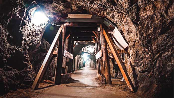 Mines, droits humains et souveraineté: Le Maroc à l’épreuve de la transition Mines, droits humains et souveraineté: Le Maroc à l’épreuve de la transition