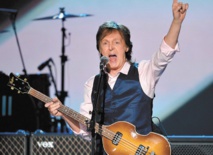 Scandales de stars à l'aéroport : Paul Mccartney, janvier 1980 Scandales de stars à l'aéroport : Paul Mccartney, janvier 1980