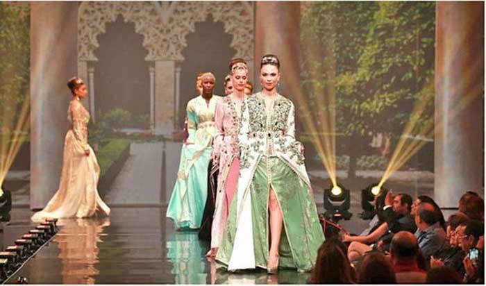 8ème Maroc Fashion Week : Marrakech vibre au rythme d'un défilé célébrant l’élégance du caftan marocain 8ème Maroc Fashion Week : Marrakech vibre au rythme d'un défilé célébrant l’élégance du caftan marocain