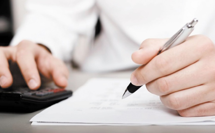 Poursuite de l’allégement du déficit budgétaire Poursuite de l’allégement du déficit budgétaire