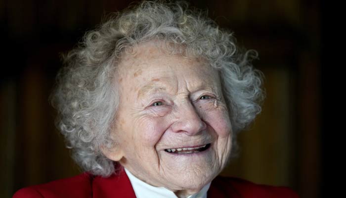 Dorothea Barron, vétérane de la Seconde guerre mondiale et prof de yoga à 100 ans Dorothea Barron, vétérane de la Seconde guerre mondiale et prof de yoga à 100 ans