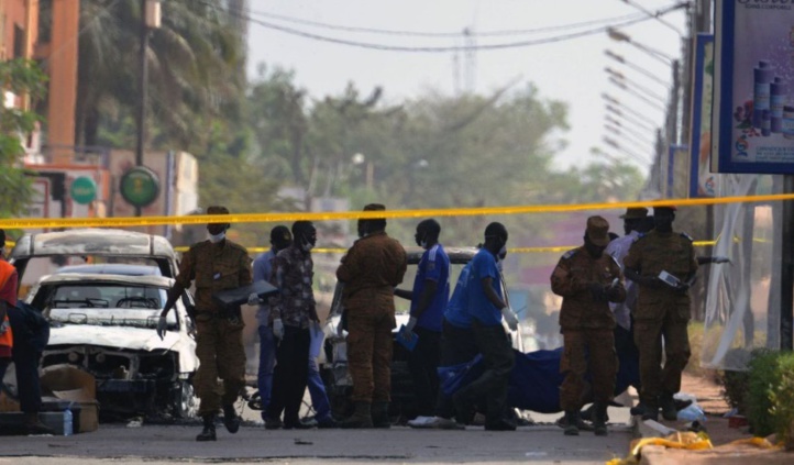 Au moins 19 morts dans l'attaque contre un restaurant de Mogadiscio Au moins 19 morts dans l'attaque contre un restaurant de Mogadiscio