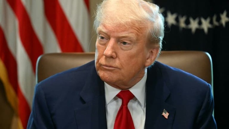 Donald Trump annonce des "droits de douane de 100%" sur les films produits à l'étranger Donald Trump annonce des "droits de douane de 100%" sur les films produits à l'étranger