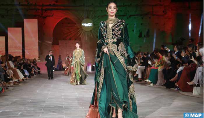 Le défilé de la "Caftan Week 2025" célèbre le Sahara marocain Le défilé de la "Caftan Week 2025" célèbre le Sahara marocain