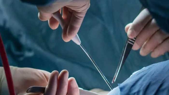 Transféré de Dakhla dans un état critique : Un nouveau-né sauvé par une intervention chirurgicale spécialisée Transféré de Dakhla dans un état critique : Un nouveau-né sauvé par une intervention chirurgicale spécialisée