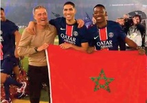 Le PSG au complet fête son titre par une victoire contre Auxerre