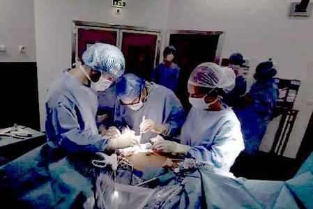 Une équipe médicale marocaine opère des malades du foie et du pancréas à Nouakchott Une équipe médicale marocaine opère des malades du foie et du pancréas à Nouakchott