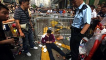 Des dizaines de blessés dans une émeute à Hong Kong