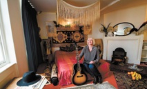 Au 23 Brook Street, dans la chambre de Jimi Hendrix