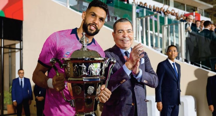 Son Altesse Royale le Prince Moulay Rachid a présidé, dimanche au complexe sportif de Fès, la finale de la Coupe du Trône de football, saison 2023-2024.