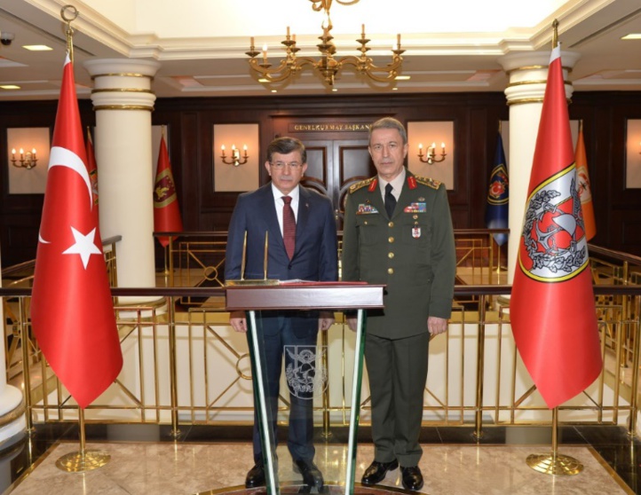 Davutoglu impute l'attentat d'Ankara aux miliciens kurdes Davutoglu impute l'attentat d'Ankara aux miliciens kurdes