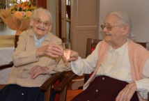 Deux jumelles fêtent leurs 208 ans Deux jumelles fêtent leurs 208 ans