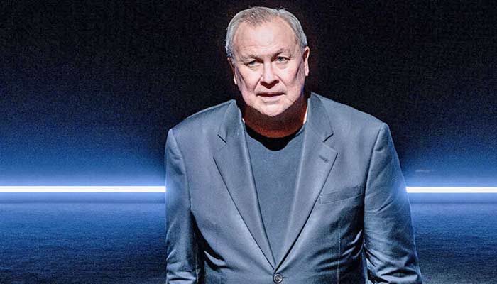 Bob Wilson, un géant de la mise en scène chez lui à Paris Bob Wilson, un géant de la mise en scène chez lui à Paris