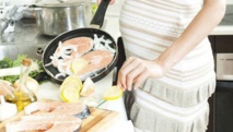 Manger trop de poisson pendant la grossesse augmente le risque d'obésité chez le bébé