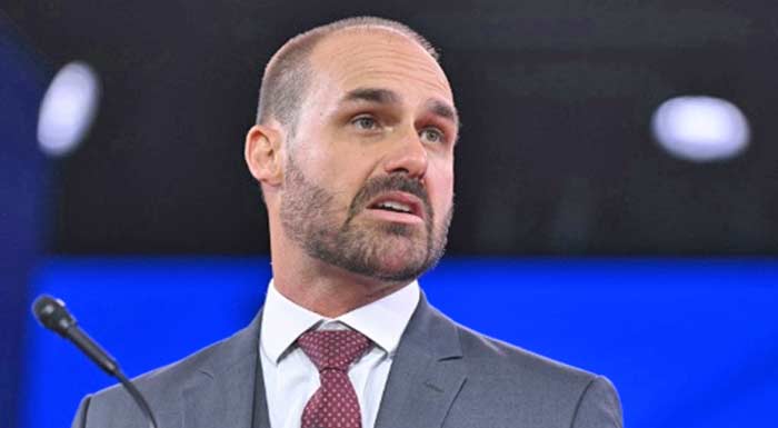 Eduardo Bolsonaro, instigateur au nom du père Eduardo Bolsonaro, instigateur au nom du père