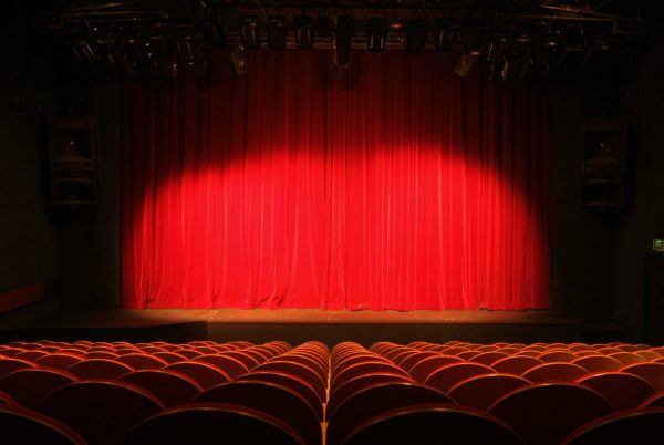 Comment jouer à Paris sous 50 °C ?  Le monde du spectacle se prépare
