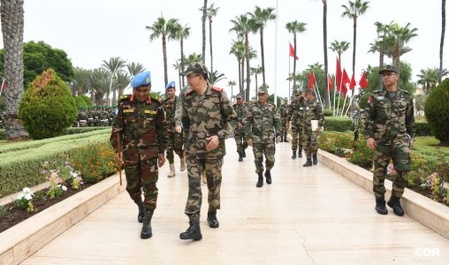 L’Inspecteur Général des FAR s'entretient avec le Commandant de la Force de la mission onusienne dans les provinces sud du Royaume L’Inspecteur Général des FAR s'entretient avec le Commandant de la Force de la mission onusienne dans les provinces sud du Royaume