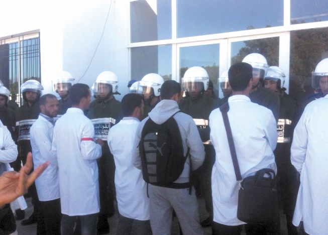Les enseignants stagiaires d’Essaouira entament un sit-in ouvert et une grève de la faim Les enseignants stagiaires d’Essaouira entament un sit-in ouvert et une grève de la faim