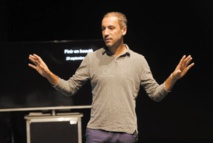 Mohamed El Khatib présente “Finir en beauté” à Essaouira Mohamed El Khatib présente “Finir en beauté” à Essaouira