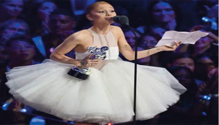 Ariana Grande sacrée aux MTV Video Music Awards Ariana Grande sacrée aux MTV Video Music Awards