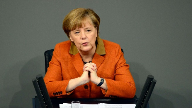 Merkel sous pression sur les réfugiés après sa déroute électorale Merkel sous pression sur les réfugiés après sa déroute électorale