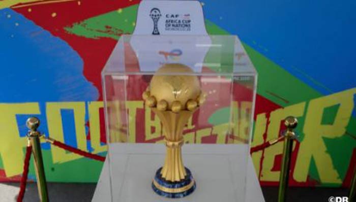 La CAF présente à Kigali le Trophée de la Coupe d’Afrique lors de sa tournée promotionnelle "CAN Maroc 2025"
