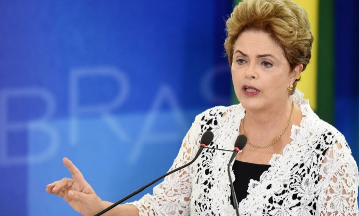 Dilma Rousseff menacée par une implosion de sa coalition Dilma Rousseff menacée par une implosion de sa coalition