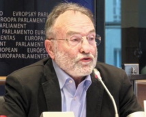 Bernard Delemotte : L’inscription de la déchéance de la nationalité  dans la Constitution française est une erreur Bernard Delemotte : L’inscription de la déchéance de la nationalité  dans la Constitution française est une erreur