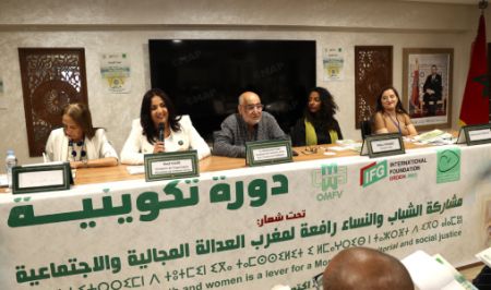 Jeunes et femmes s’engagent pour la promotion de la justice territoriale et sociale Jeunes et femmes s’engagent pour la promotion de la justice territoriale et sociale