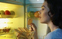 Eviter de manger la nuit réduirait le risque de rechute du cancer du sein Eviter de manger la nuit réduirait le risque de rechute du cancer du sein