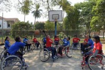 Au Cambodge, de premières basketteuses handicapées rêvent de changer les mentalités Au Cambodge, de premières basketteuses handicapées rêvent de changer les mentalités