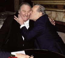 Depardieu et le "roi des paparazzi" font la paix à Rome Depardieu et le "roi des paparazzi" font la paix à Rome