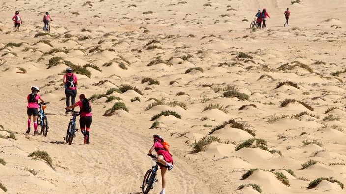 Sahraouiya 2026 : Solidarité féminine pour triompher des obstacles en plein désert Sahraouiya 2026 : Solidarité féminine pour triompher des obstacles en plein désert
