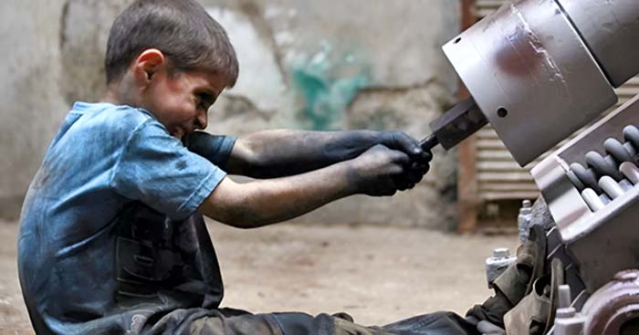 La relation entre revenus insuffisants des adultes, vulnérabilité économique et persistance du travail des enfants, en débat à Marrakech