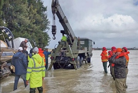 Les services du ministère de l’Intérieur entament la mise en œuvre des mesures visant à garantir un retour sûr et progressif des populations des zones sinistrées Les services du ministère de l’Intérieur entament la mise en œuvre des mesures visant à garantir un retour sûr et progressif des populations des zones sinistrées