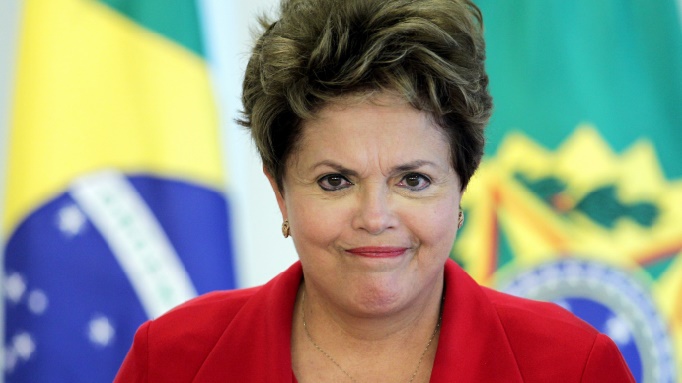 La présidente Dilma Rousseff vers la sortie La présidente Dilma Rousseff vers la sortie