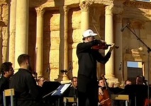 Concert d'un orchestre symphonique russe dans l'amphithéâtre de Palmyre en Syrie
