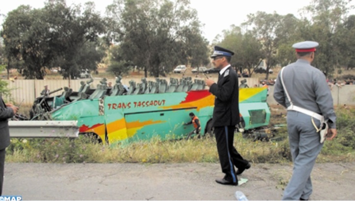 Un autocar se renverse sur l’autoroute aux environs de Mohammedia Un autocar se renverse sur l’autoroute aux environs de Mohammedia