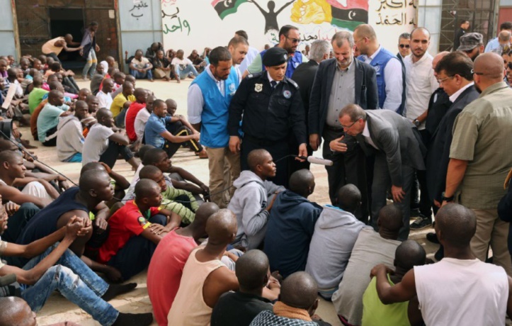 Plus de 800 migrants interceptés par les garde-côtes libyens Plus de 800 migrants interceptés par les garde-côtes libyens