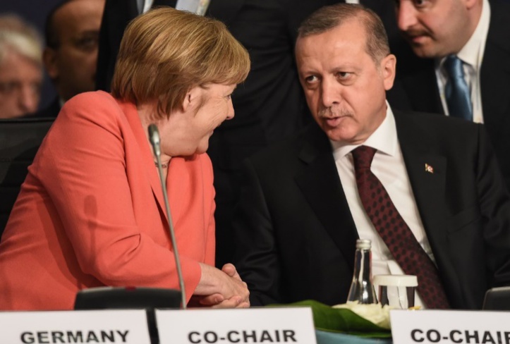 “Démocratie en Turquie contre visas’’ ou le message de fermeté de Merkel à Erdogan “Démocratie en Turquie contre visas’’ ou le message de fermeté de Merkel à Erdogan